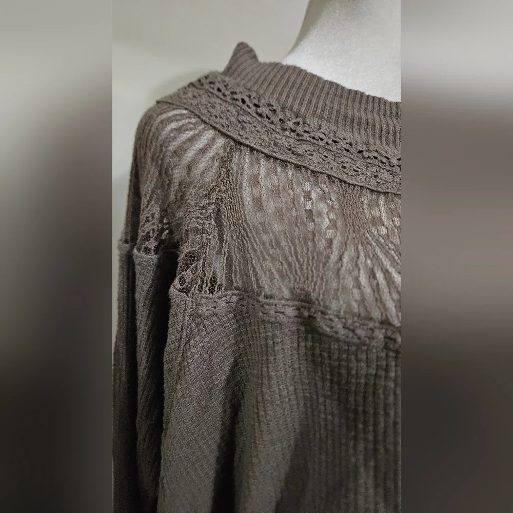 FREE PEOPLE SpringValley Waffle Knit Lace Boho LongSleeve Top.Taupe Gray. SM